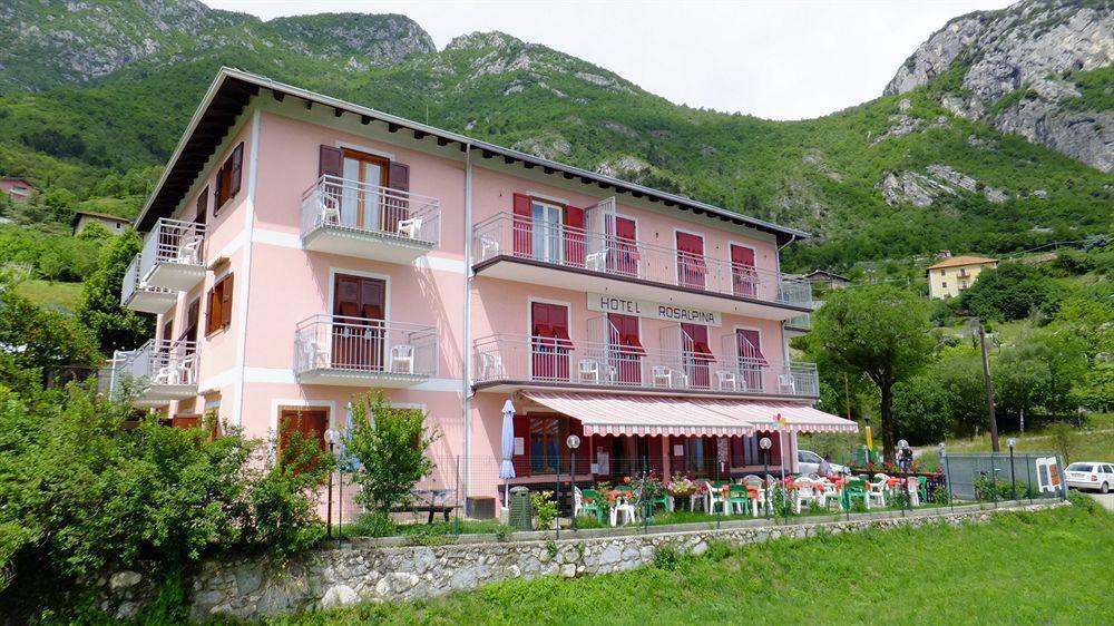 Hotel Rosalpina Riva del Garda Exterior foto