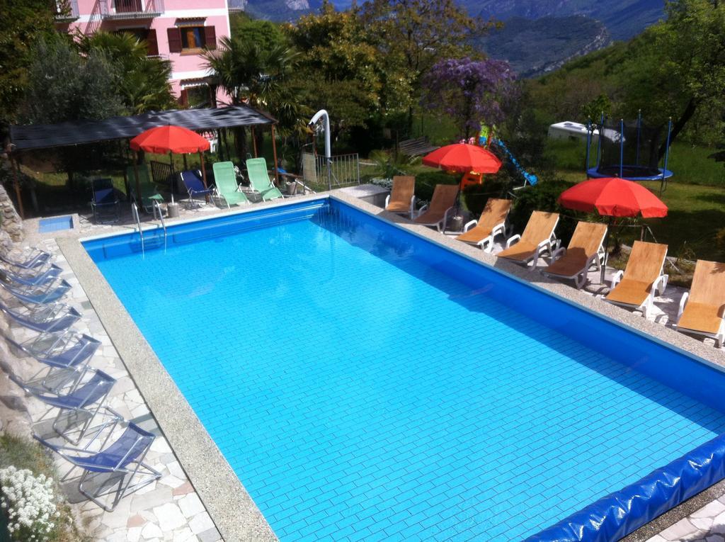 Hotel Rosalpina Riva del Garda Exterior foto